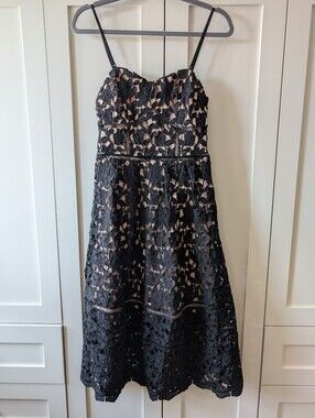 Aritizia Babaton Lace Eyelet Midi Dress - XS